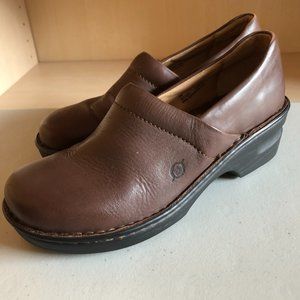 BORN WOMEN'S SHOES BROWN SLIP-ON CLOGS